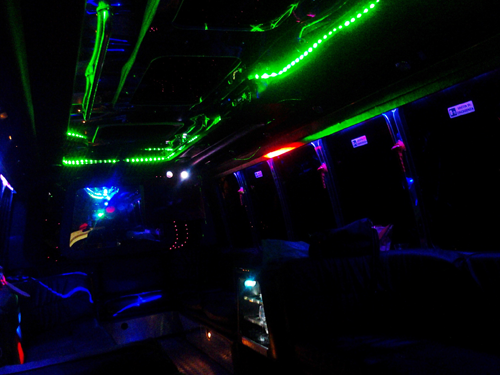 Noleggio Disco Bus Limousine Roma-interni Limo Bus-laser
